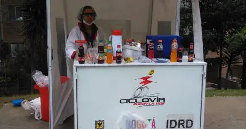 ALIMENTOS Y BEBIDAS DE MARTA LUCIA CABRALES ALIMENTOS Y BEBIDAS DE MARTA LUCIA CABRALES